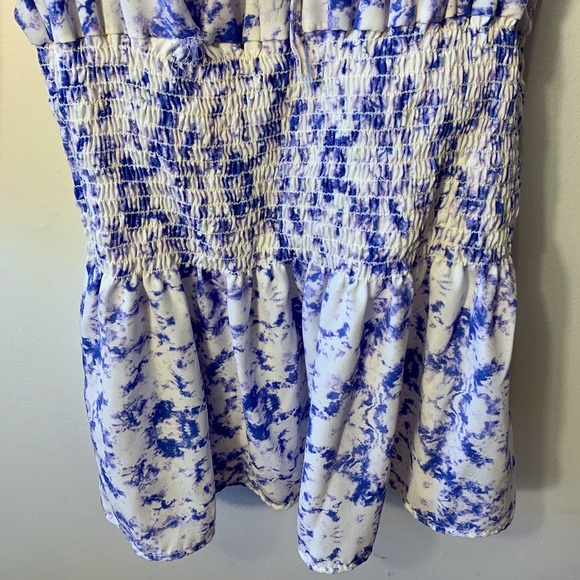 White and Purple Flowy Sleeve Dress (M) - Picture 5 of 6